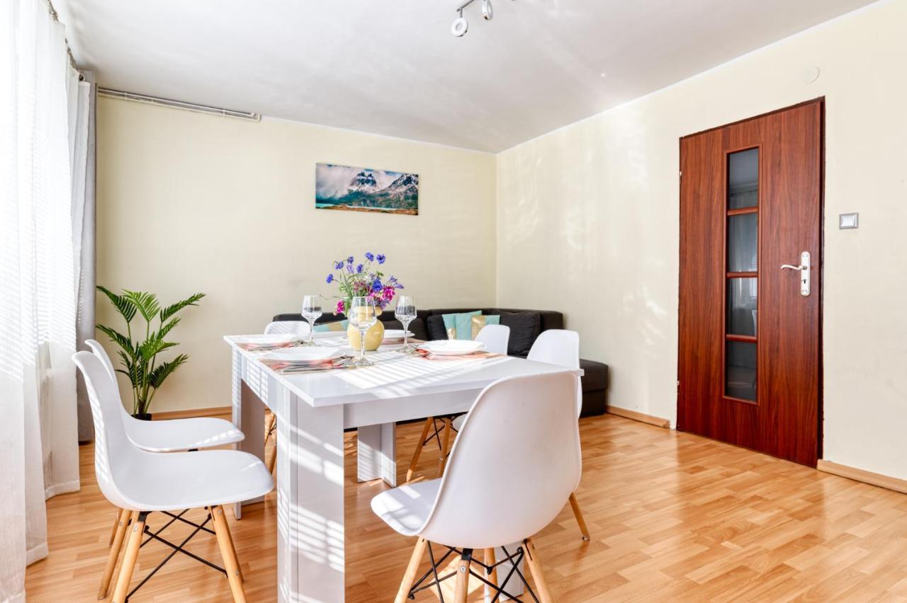 Apartament Arturro Z Ogrodkiem ชกลาร์สกา ปอเรมบา ภายนอก รูปภาพ