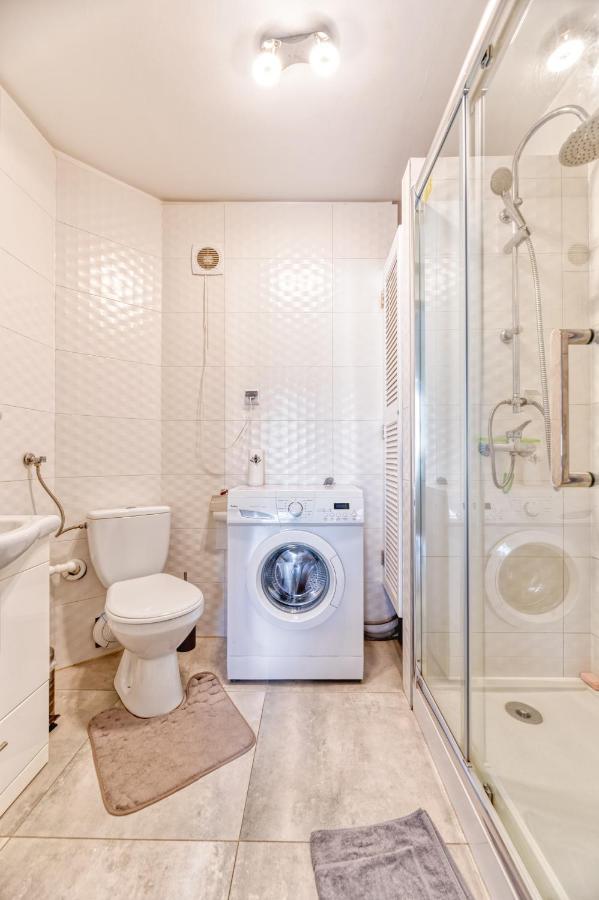 Apartament Arturro Z Ogrodkiem ชกลาร์สกา ปอเรมบา ภายนอก รูปภาพ